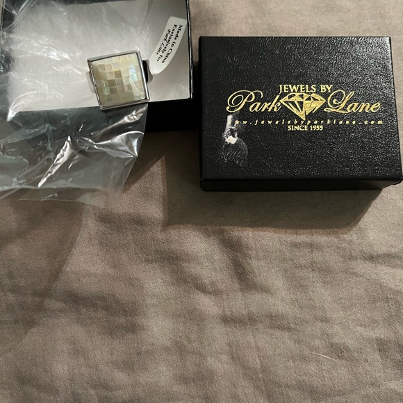 NWT Park Lane Mother of Pearl mosaic ring Sz 8 - Picture 4 of 4